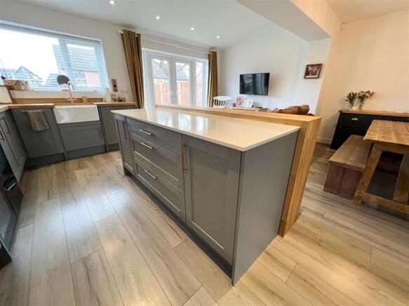 OPEN PLAN LIVING/ DINING/ KITCHEN
