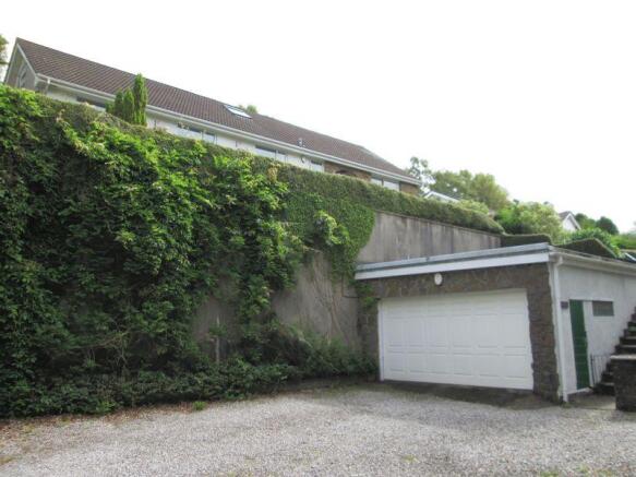 Garage & P...