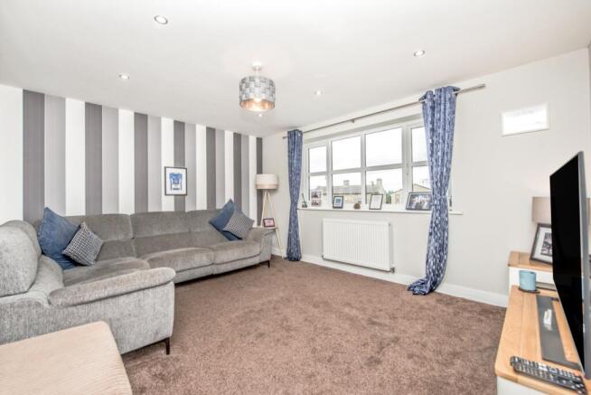 4 bed Detached for sale Image 6