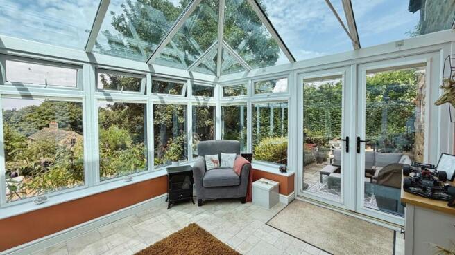 4 bed Detached for sale Image 8