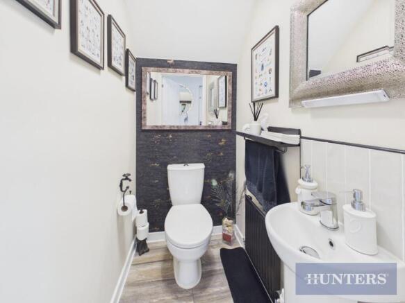 4 bed Detached for sale Image 9