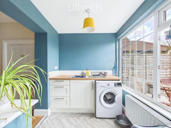 2 bed Semi-Detached for sale Image 6