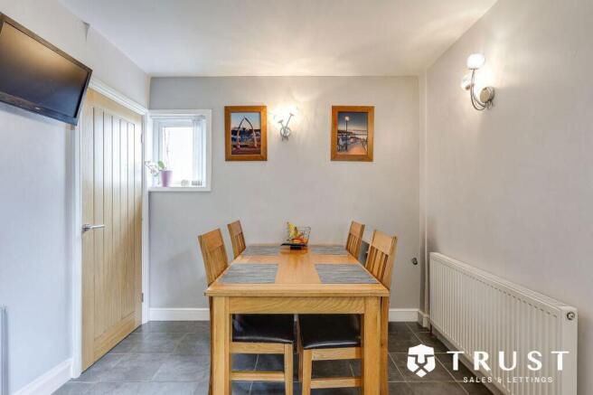 3 bed Semi-Detached for sale Image 7