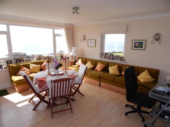 Living Room: