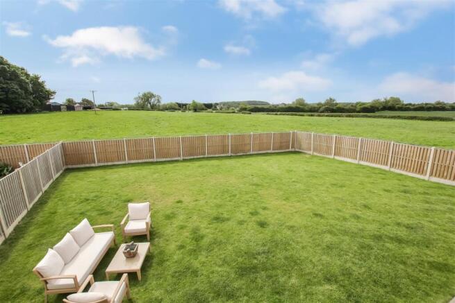 4 bed Detached for sale Image 6