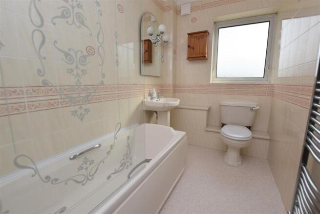 Bathroom.jpg