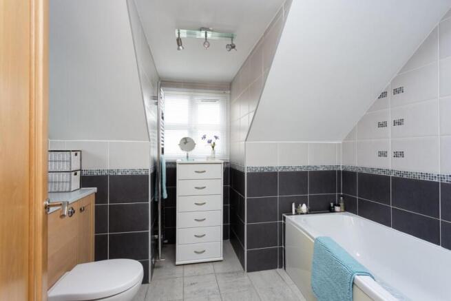 4 bed Detached for sale Image 12