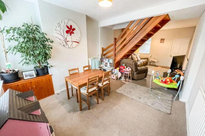 Lounge/Dining Room