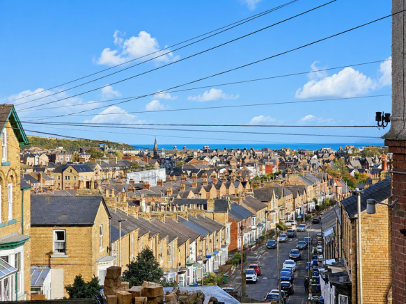 3 bed Semi-Detached for sale Image 6
