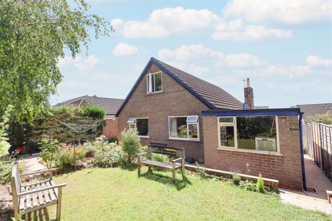 4 bed Detached for sale Image 9
