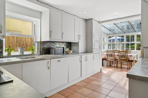 Lansdown Road, Chalfont St Peter, GERRARDS CROSS, SL9