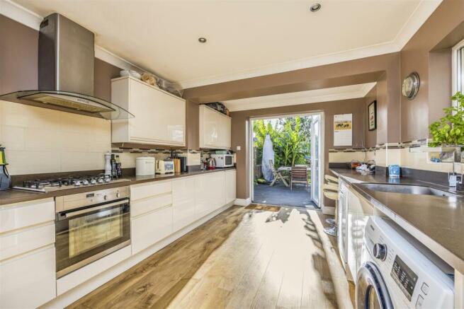 79 Avon Road, Bournemouth-PorticoMarketing-Lovett-