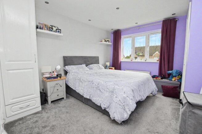 4 bed Detached for sale Image 8