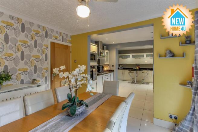 DINING ROOM: