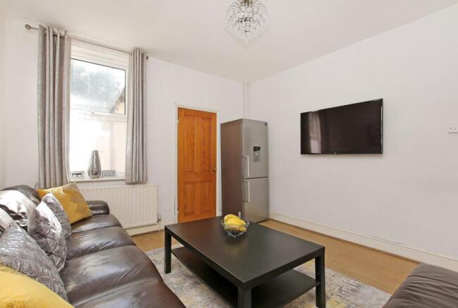 3 bed Terraced for sale Image 4
