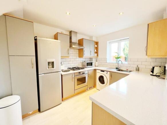 Kitchen pic 1.jpg