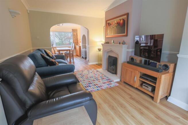 52 Fab Crescent 7 .jpg