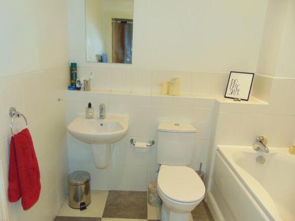 FAMILY BATHROOM