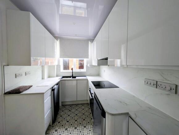 3 bed Detached to rent Image 8