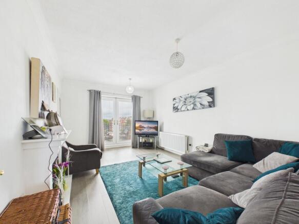 2 bed Apartment for sale Image 5