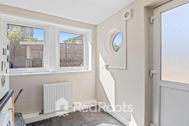 3 bed Semi-Detached for sale Image 6
