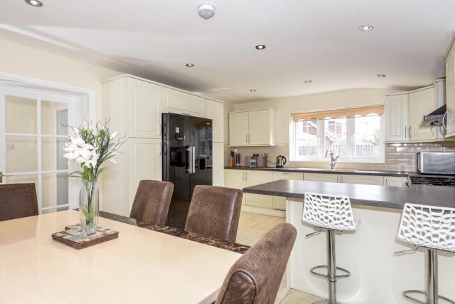 Kitchen / Dining Room