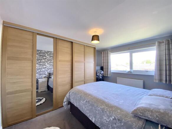 3 bed Semi-Detached for sale Image 10