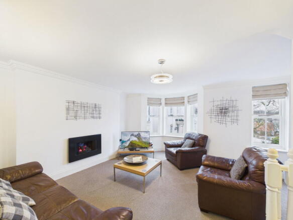 3 bed Town House for sale Image 8