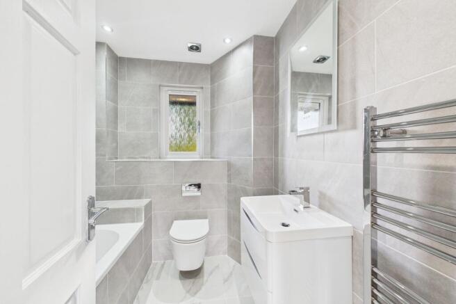 Main Bathroom Angle 2