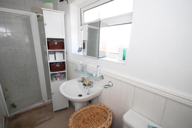 EN SUITE SHOWER ROOM