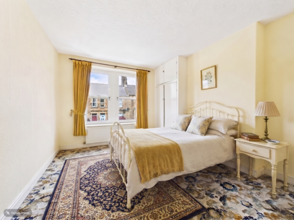 4 bed Terraced for sale Image 8