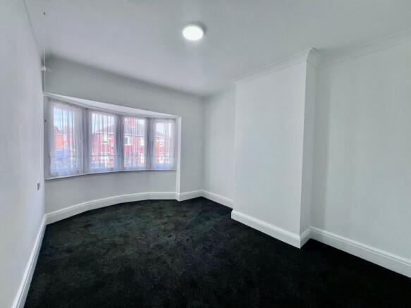 3 bed Semi-Detached to rent Image 4