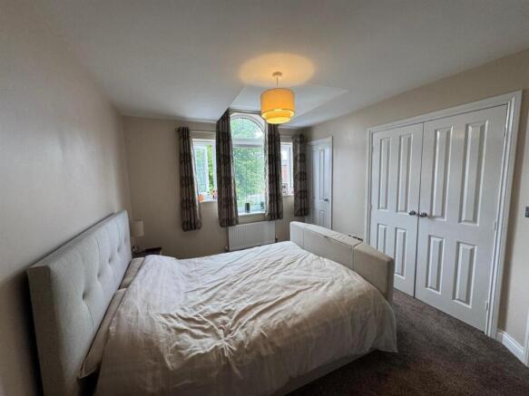 4 bed Detached for sale Image 10
