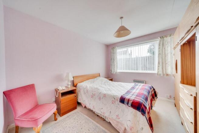 6 - bedroom.jpg