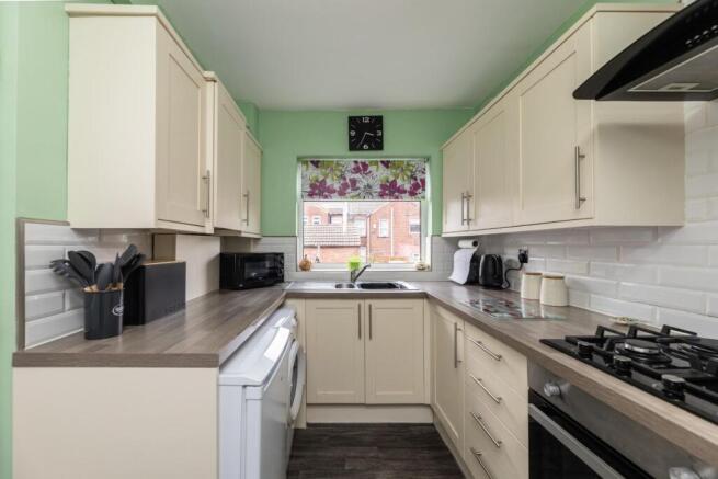 3 bed Terraced for sale Image 9