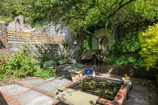 2 Garden Cottages BN7 2BU-19.jpg