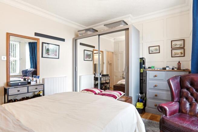 2 bed Flat for sale Image 12