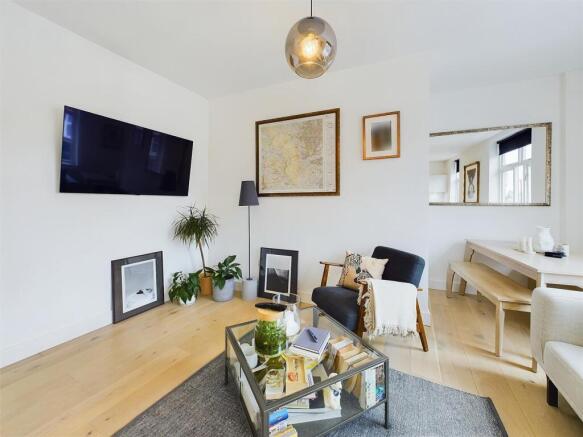 1 bed Apartment to rent Image 8