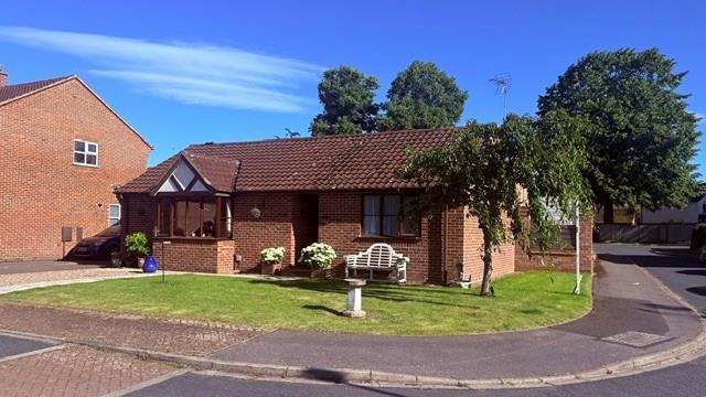 2 bed Detached Bungalow for sale Image 10