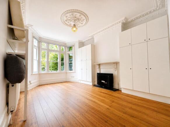 Bedroom 1a.jpg