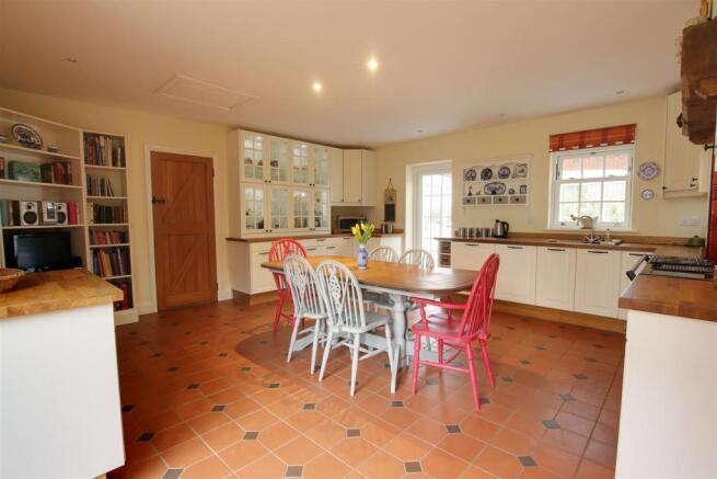 Kitchen/Dining Room