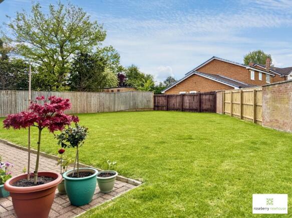 4 bed Detached for sale Image 8