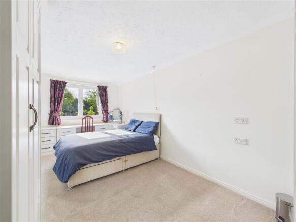 2 bed Apartment for sale Image 7