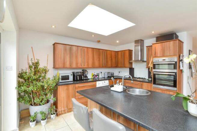 Kitchen / Dining Area