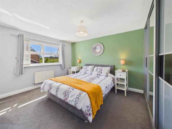 4 bed Detached for sale Image 10