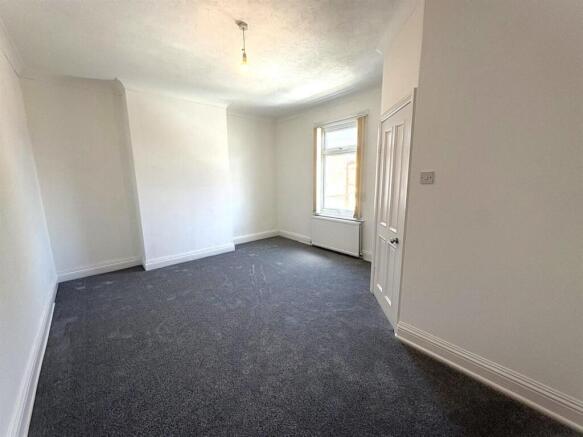3 bed Terraced for sale Image 10