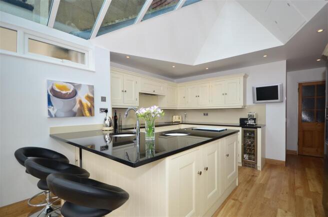 Kitchen / Breakfast Area