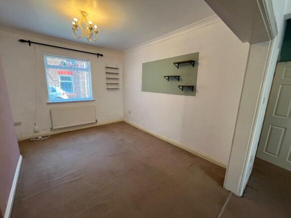 2 bed Terraced to rent Image 4