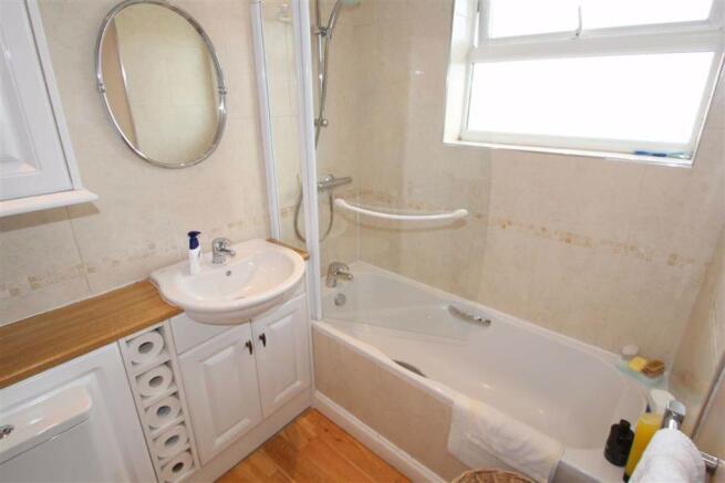 BATHROOM / WC
