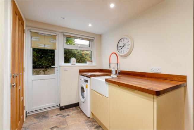 3 bed Semi-Detached for sale Image 8